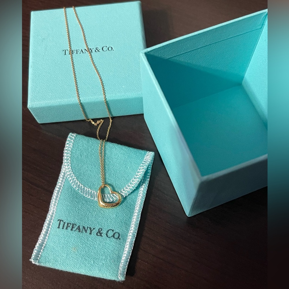 Tiffany and co K18 open heart Necklace